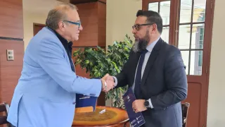 USFA Firma Convenio Clave con Datax para Impulsar la Innovación y la Empleabilidad.