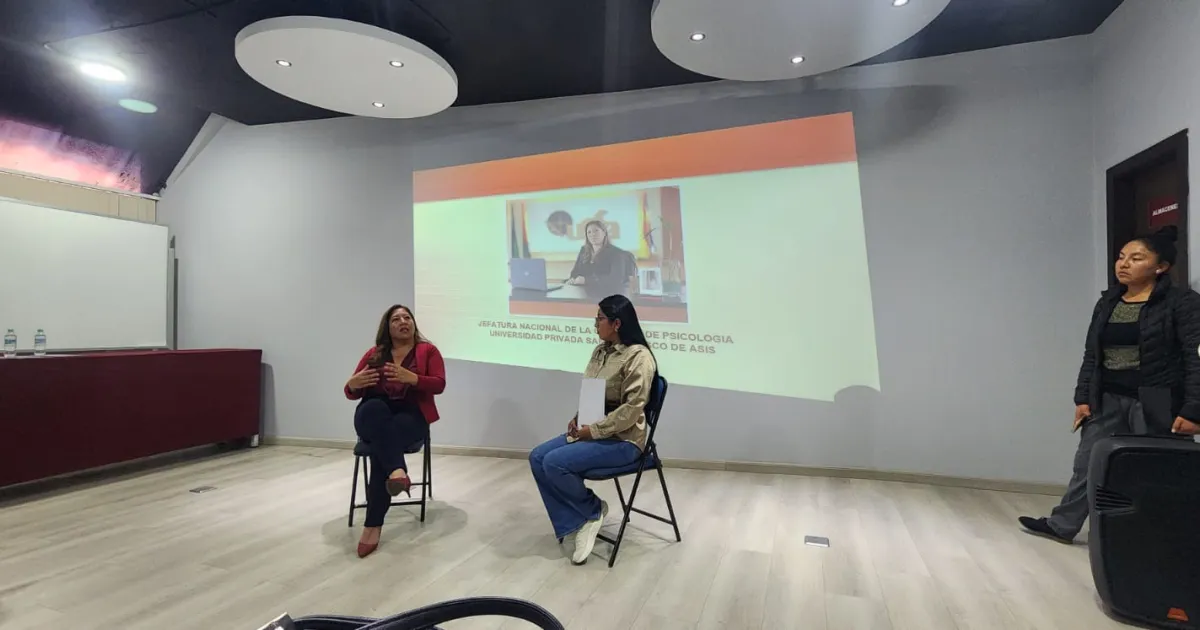 Participación destacada de la MSc. Paola Ramos Marca en el evento “Mujeres que mueven el Mundo”